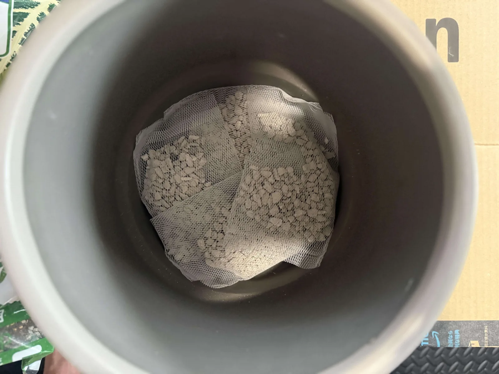 新しい鉢を準備する